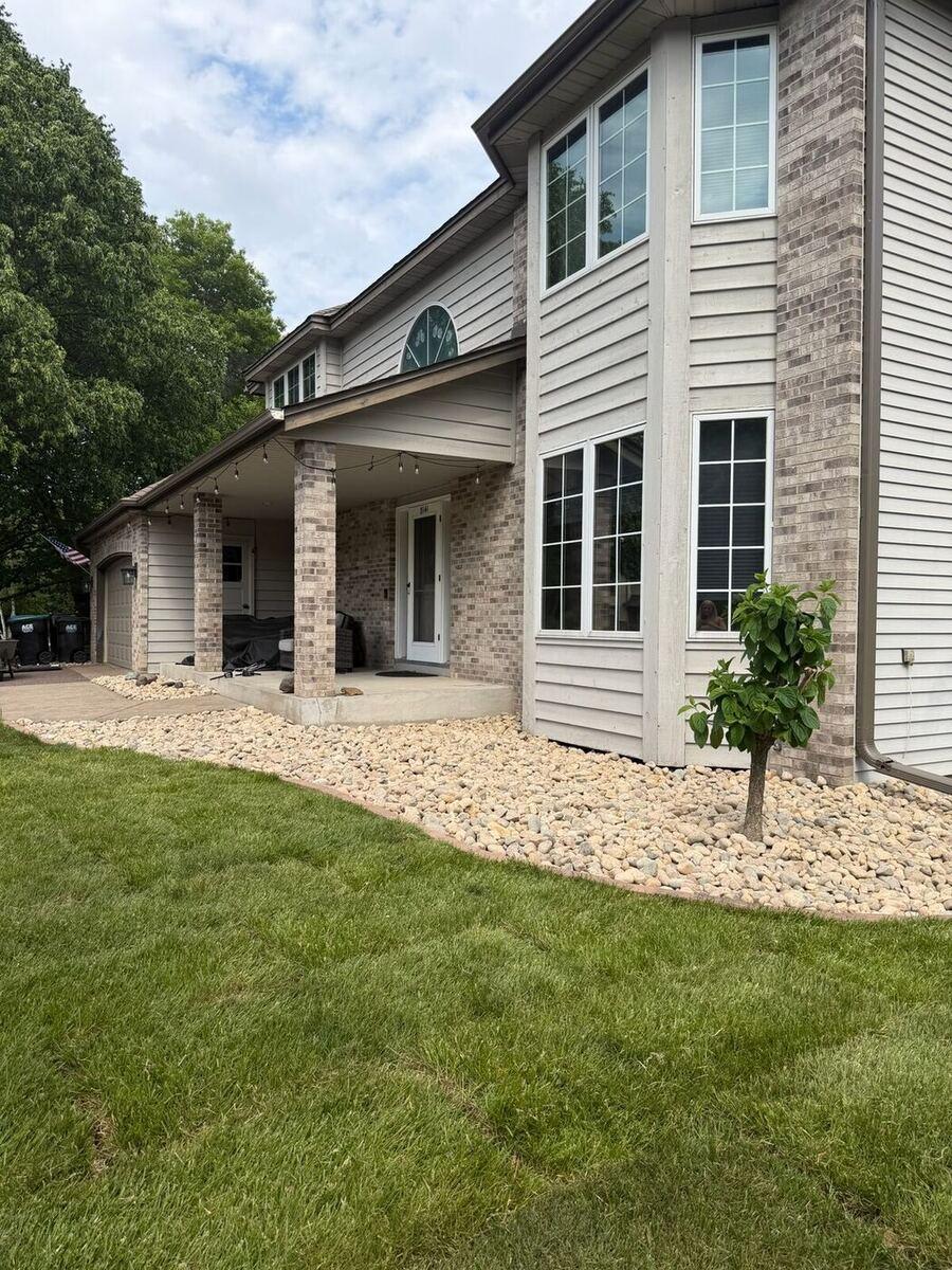 Rock Beds Around the Patio
